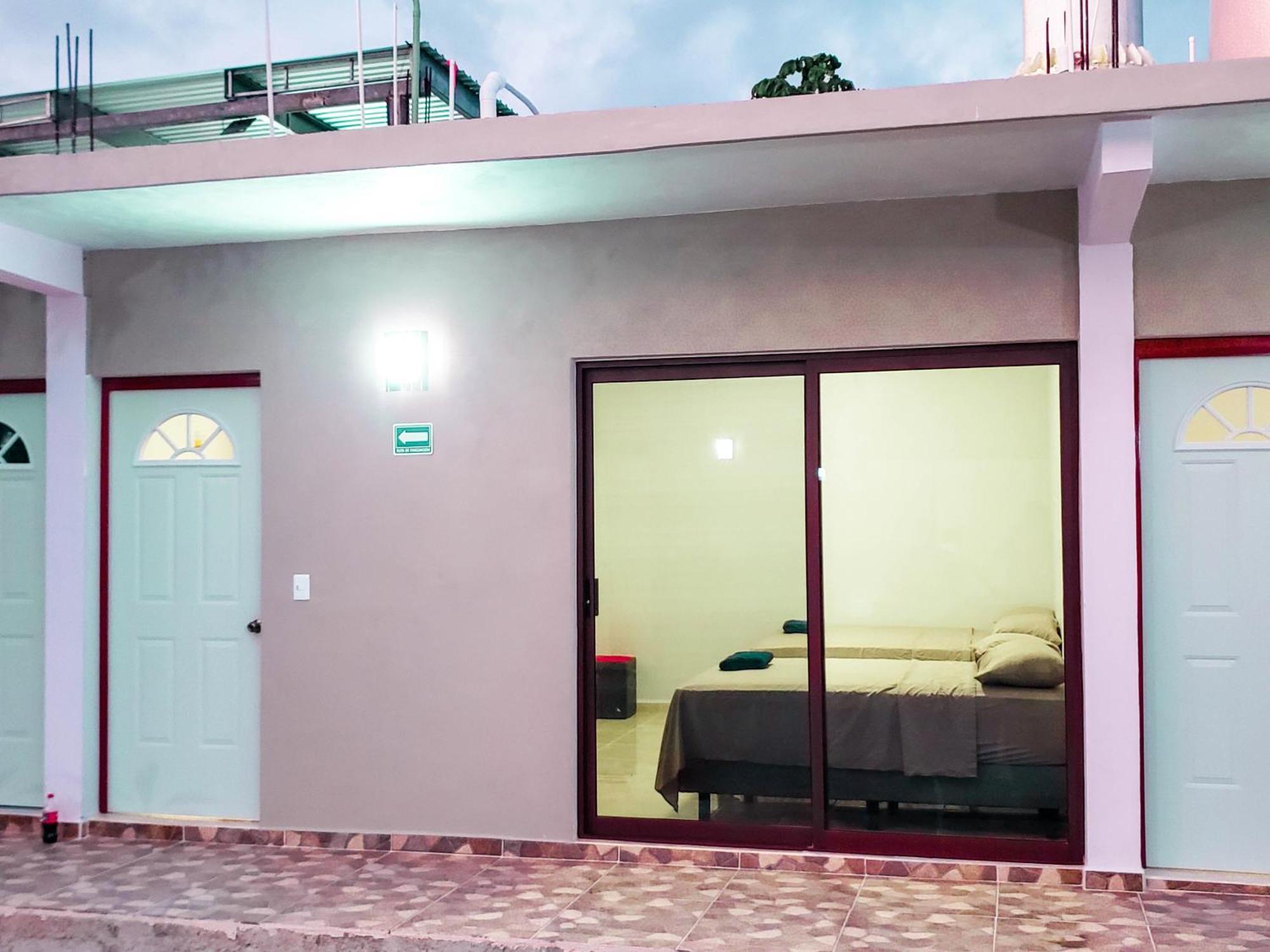 Hotel Blue Turtle บากาลาร์ ภายนอก รูปภาพ